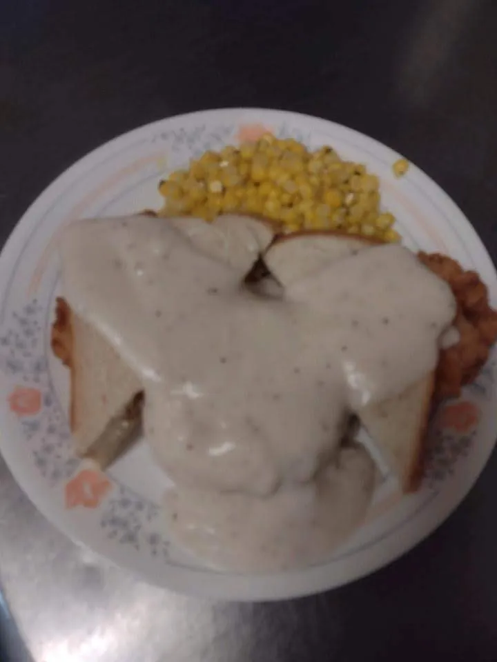 Tenderloin with White Gravy Mashed Potatoes and Corn